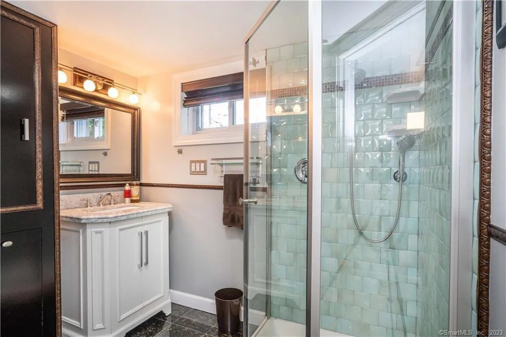 Photo of 95 Robbins Avenue
