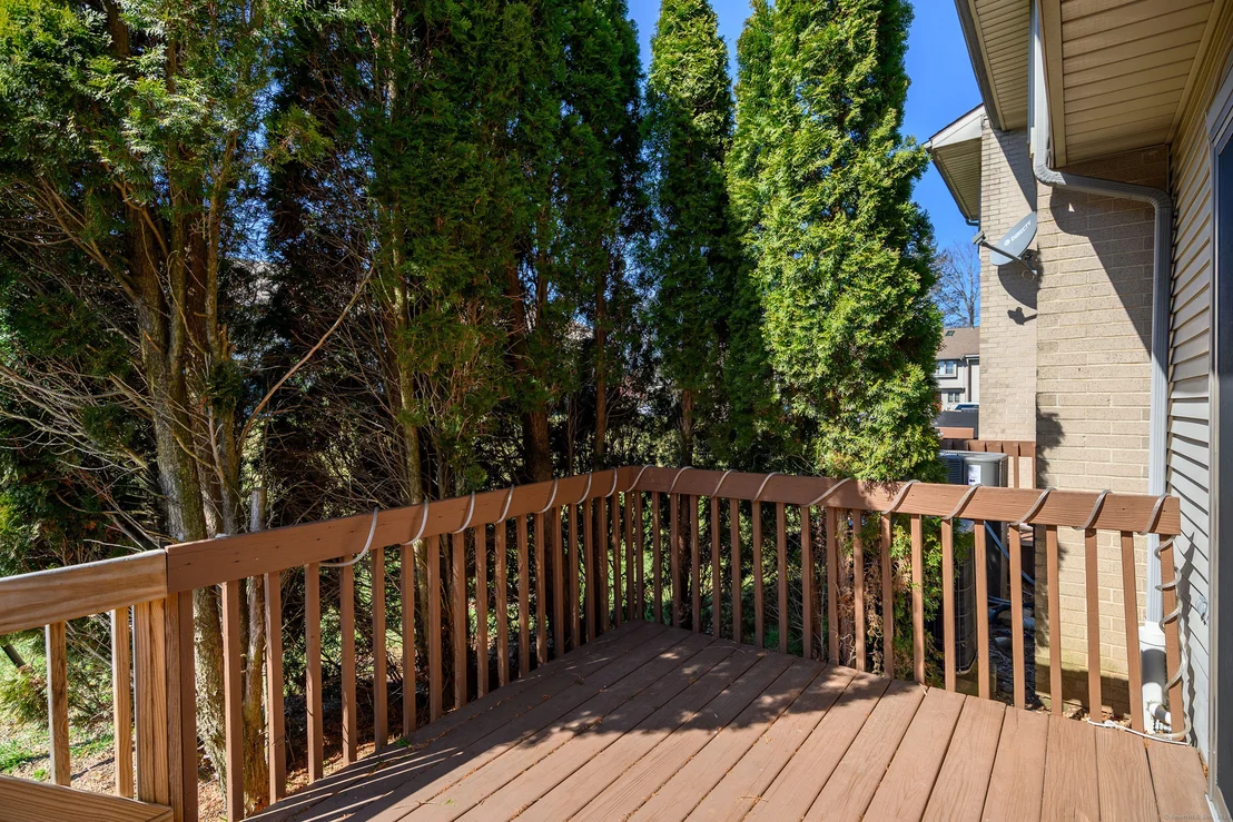 Photo of Unit APT41 at 827 Oronoke Road