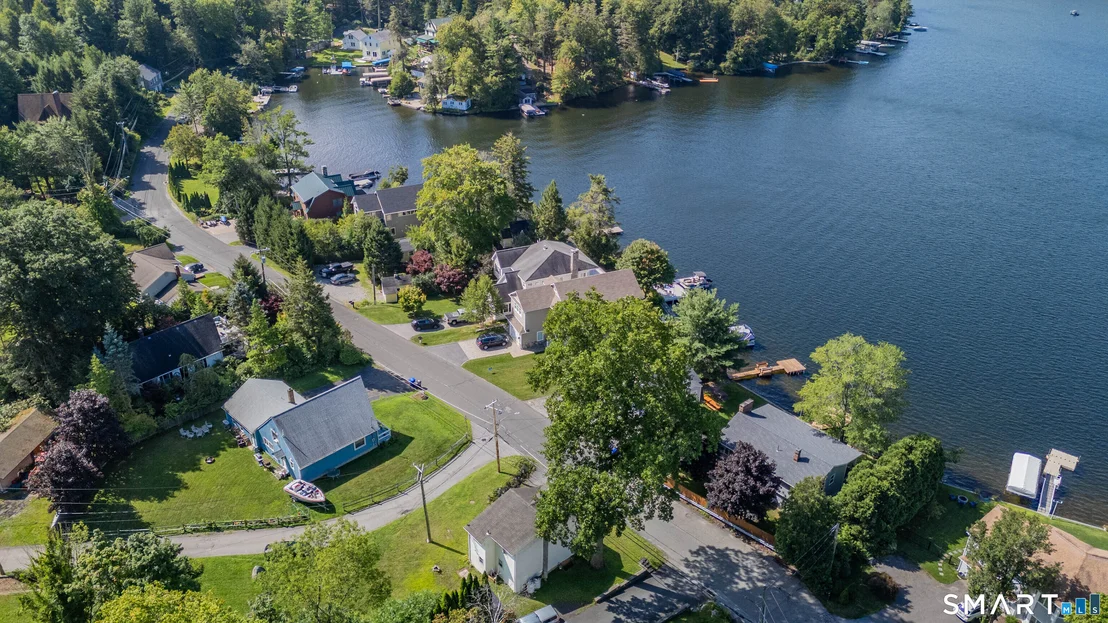Photo of 325 Wakefield Boulevard