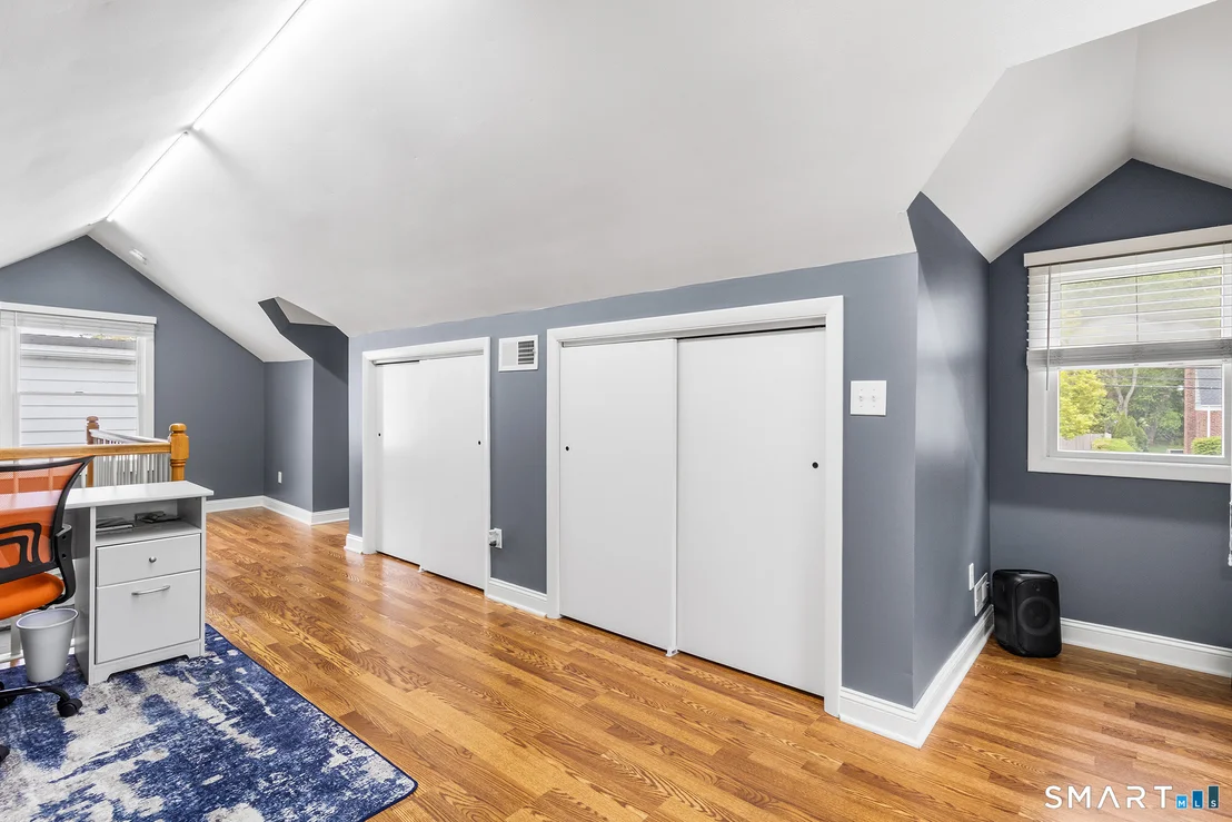 Photo of 1710 Stratfield Road