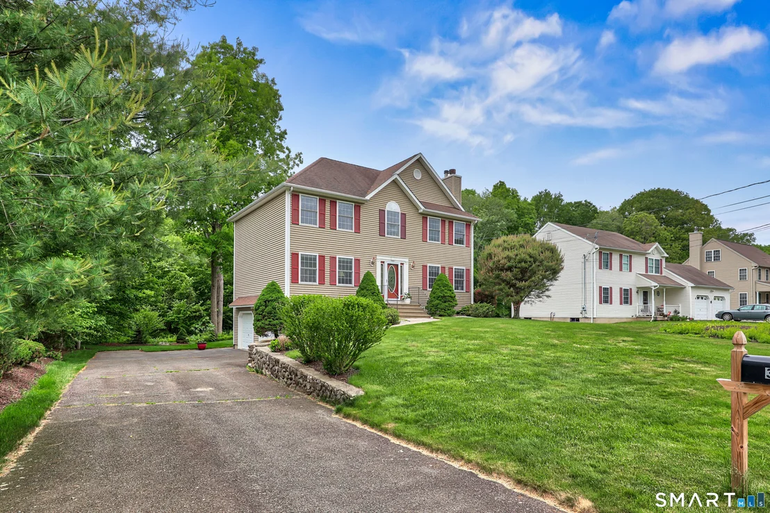 Photo of 30 Bridle Trail Drive