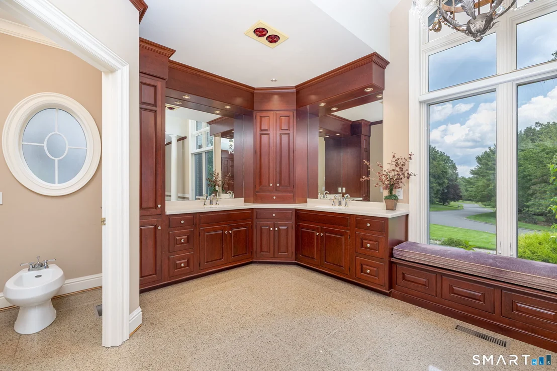 Photo of 122 Windward Place