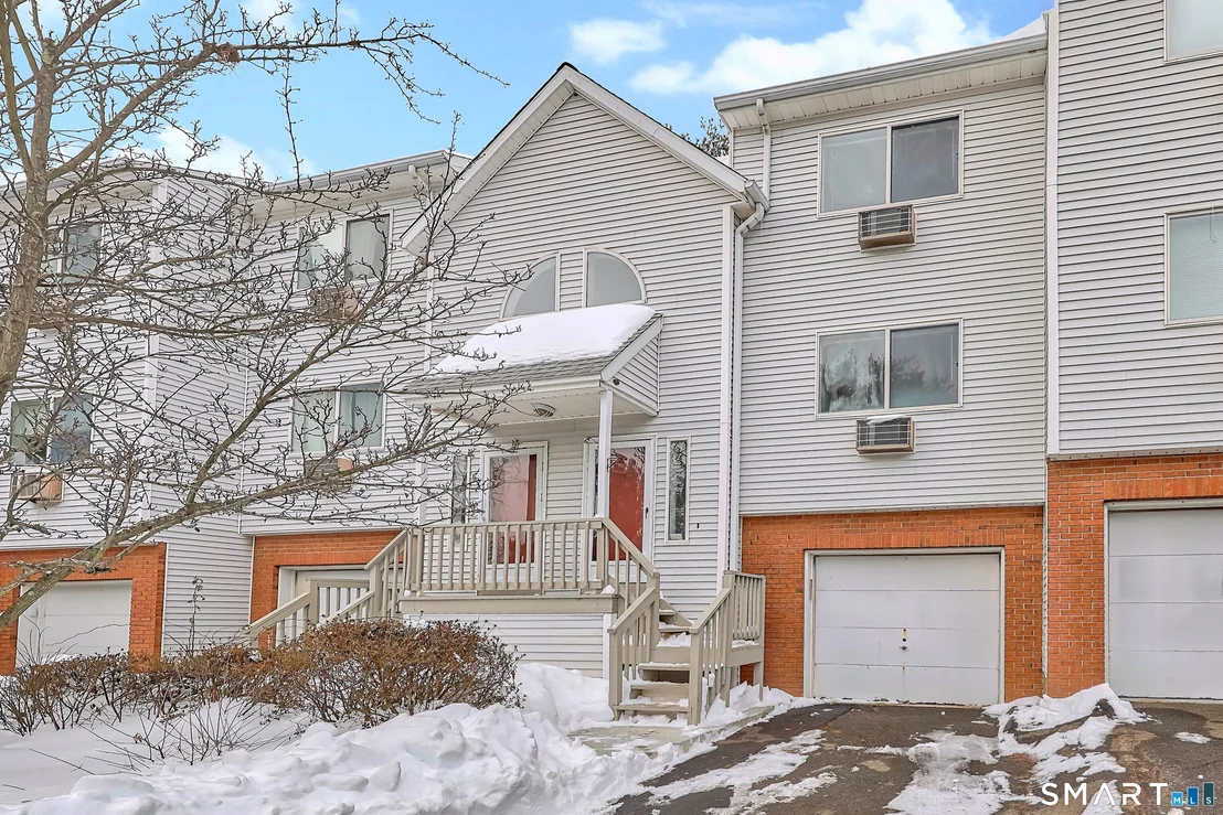 Photo of Unit 11D at 925 Oronoke Road
