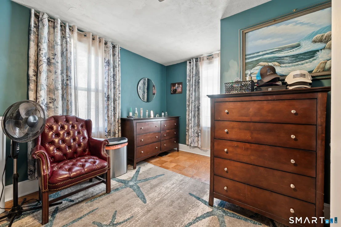 Photo of 32 Burr Avenue
