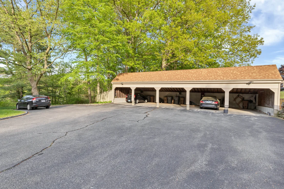 Photo of Unit APT9B at 91 Riverview Road