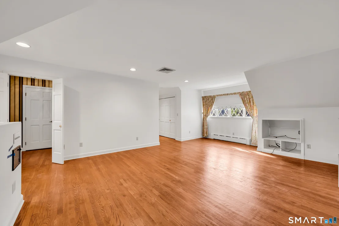 Photo of 232 Maybrook Road