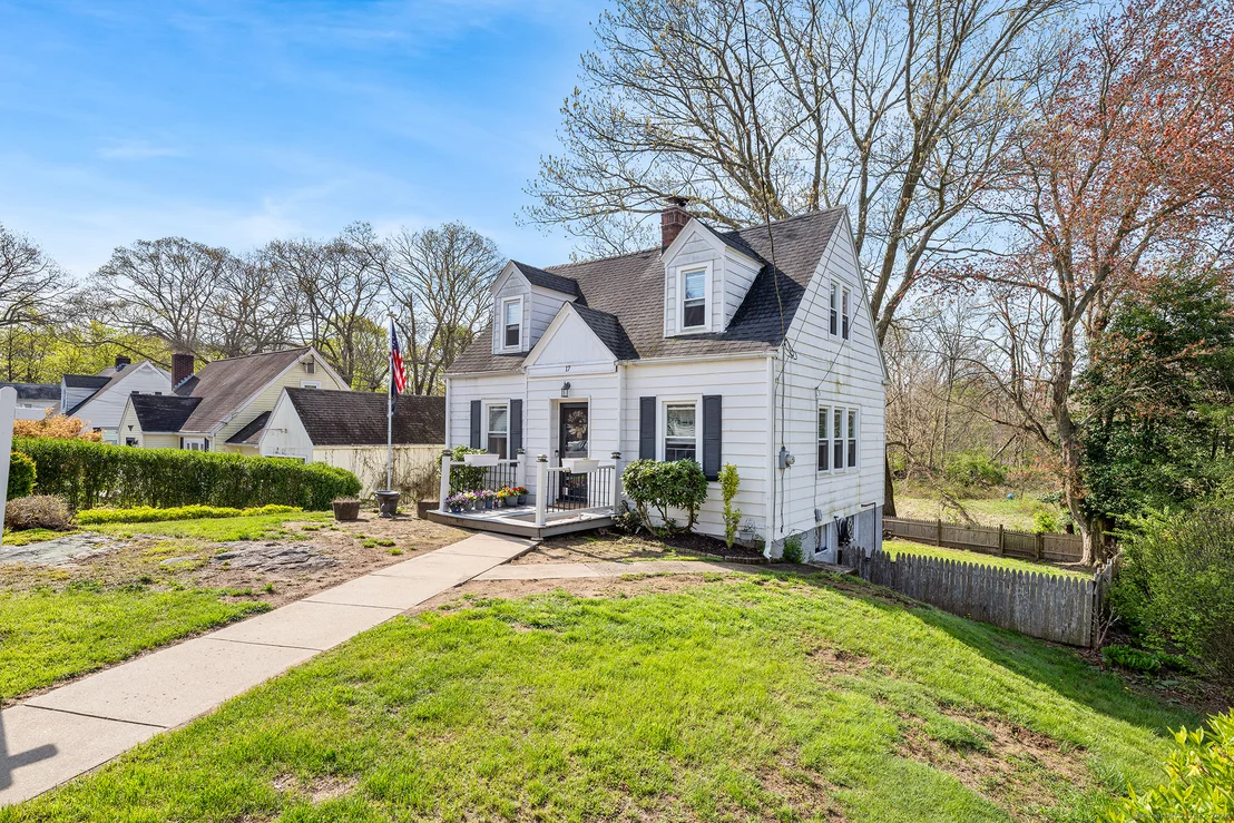 Photo of 17 Sunset Avenue