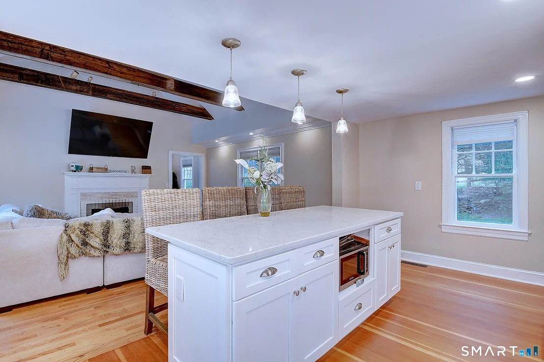 Photo of 27 Chestnut Hill Road
