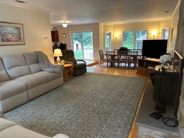Photo of 910 Strong Road