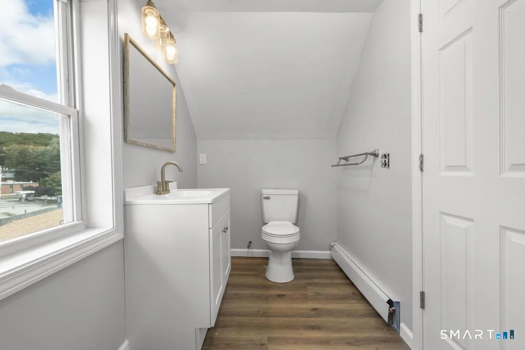 Photo of 6 Lee Avenue