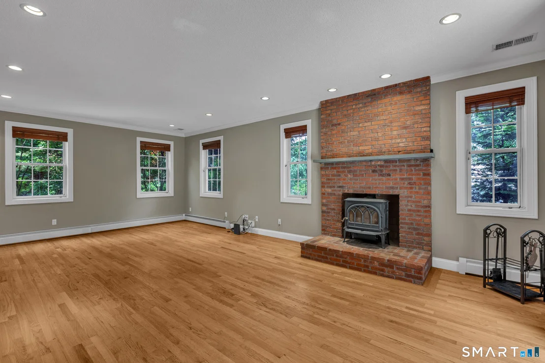 Photo of 6 Azalea Lane