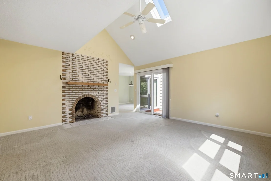 Photo of Unit B at 15 Thistle Way