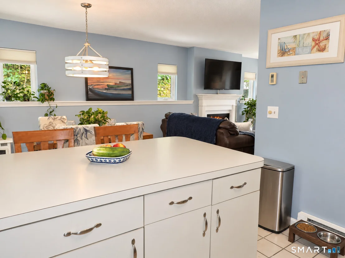 Photo of Unit 34J at 925 Oronoke Road