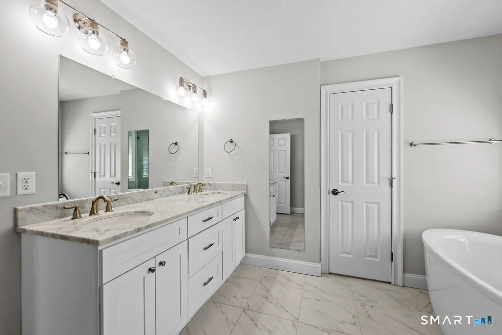 Photo of 359 Hammertown Road
