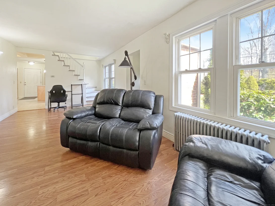 Photo of 625 Maple Hill Road