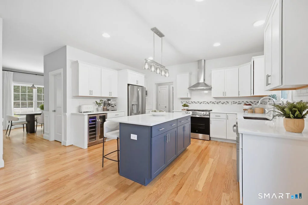 Photo of 21 Wolf Hill Road