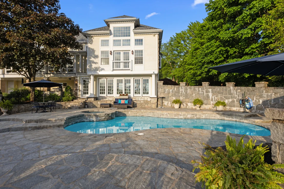 Photo of 10 Old Castle Drive