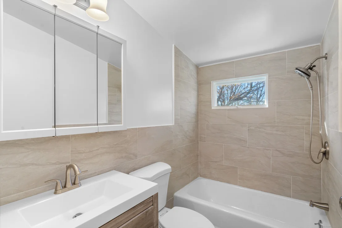 Photo of 526 Candee Road