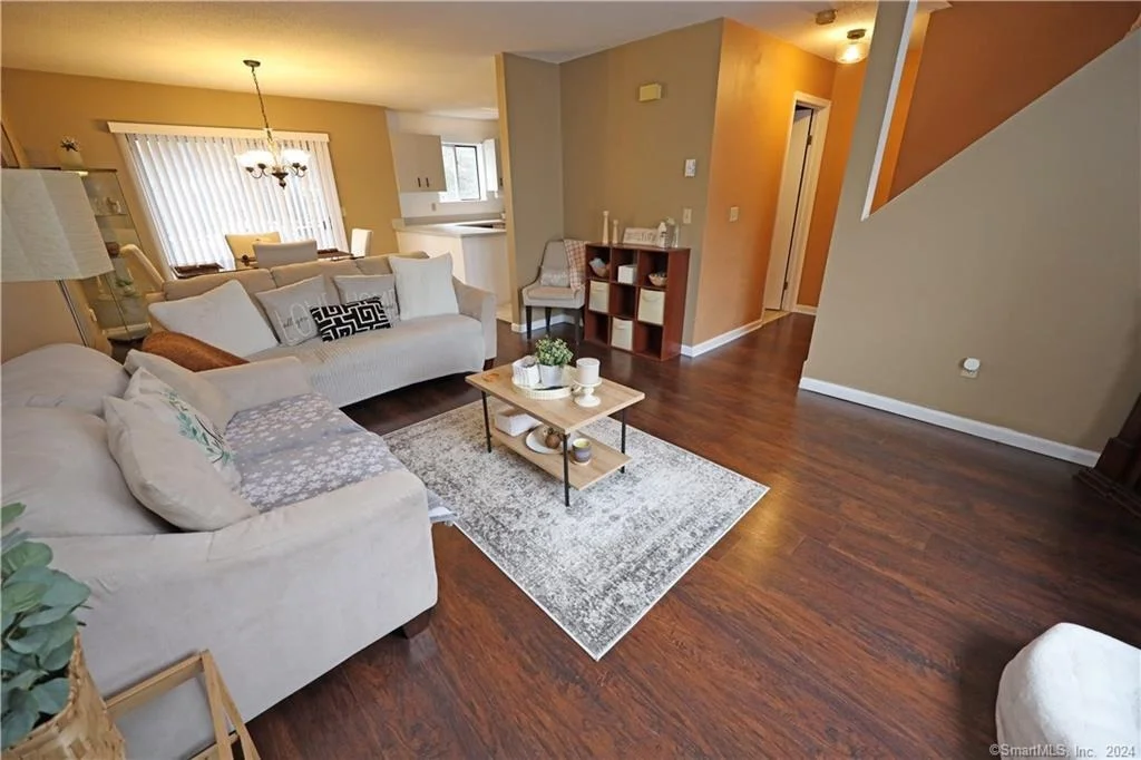 Photo of Unit 13E at 925 Oronoke Road