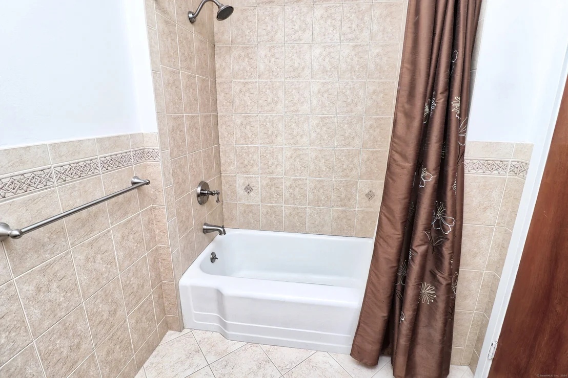 Photo of 215 Allerton Road