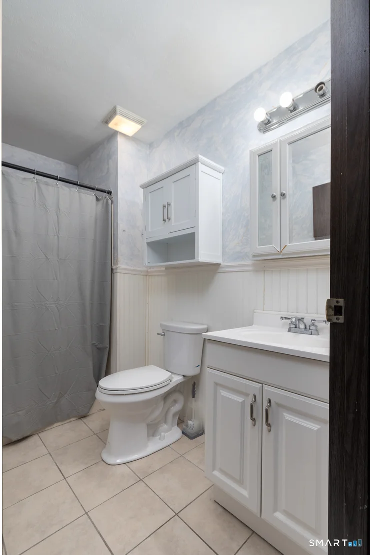 Photo of Unit D at 184 Kaynor Drive