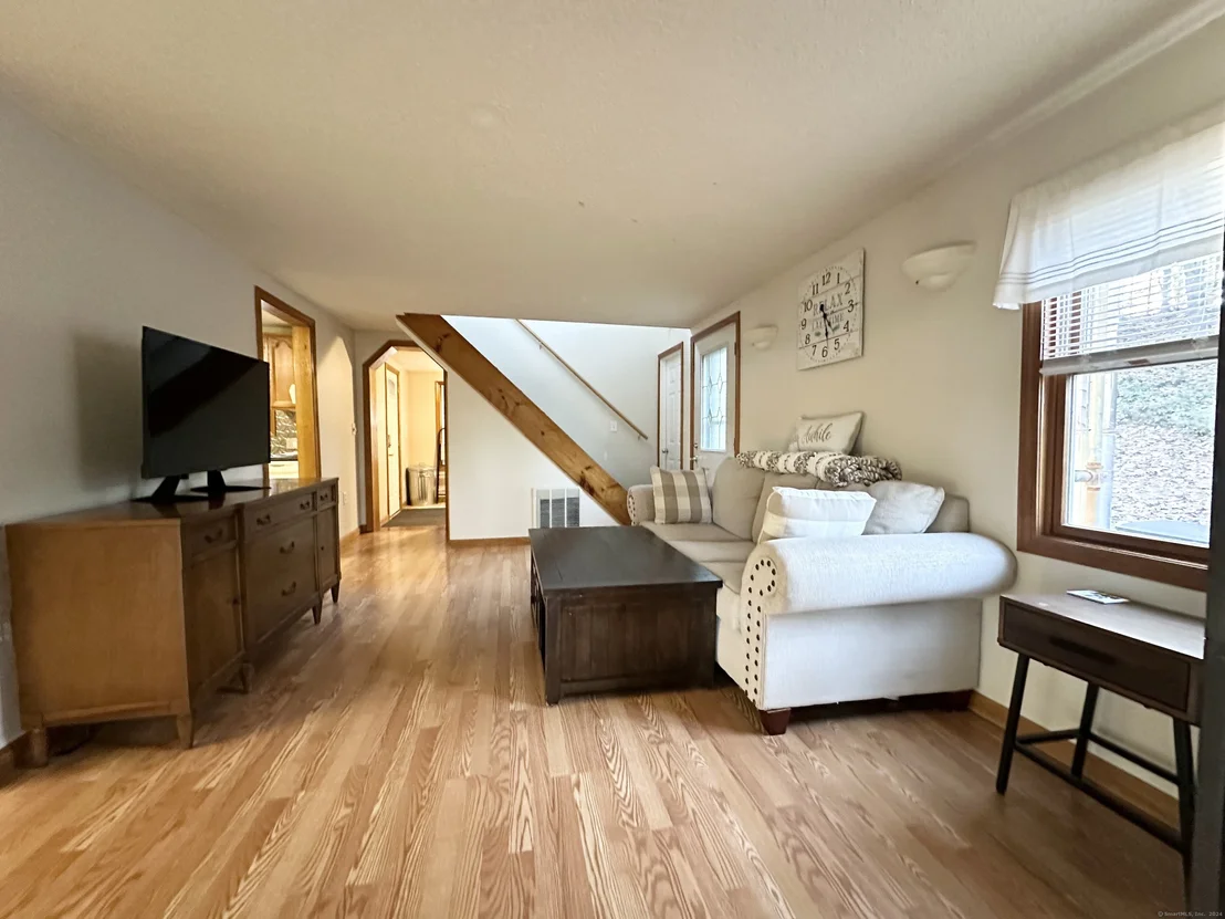 Photo of 418 Lake Road