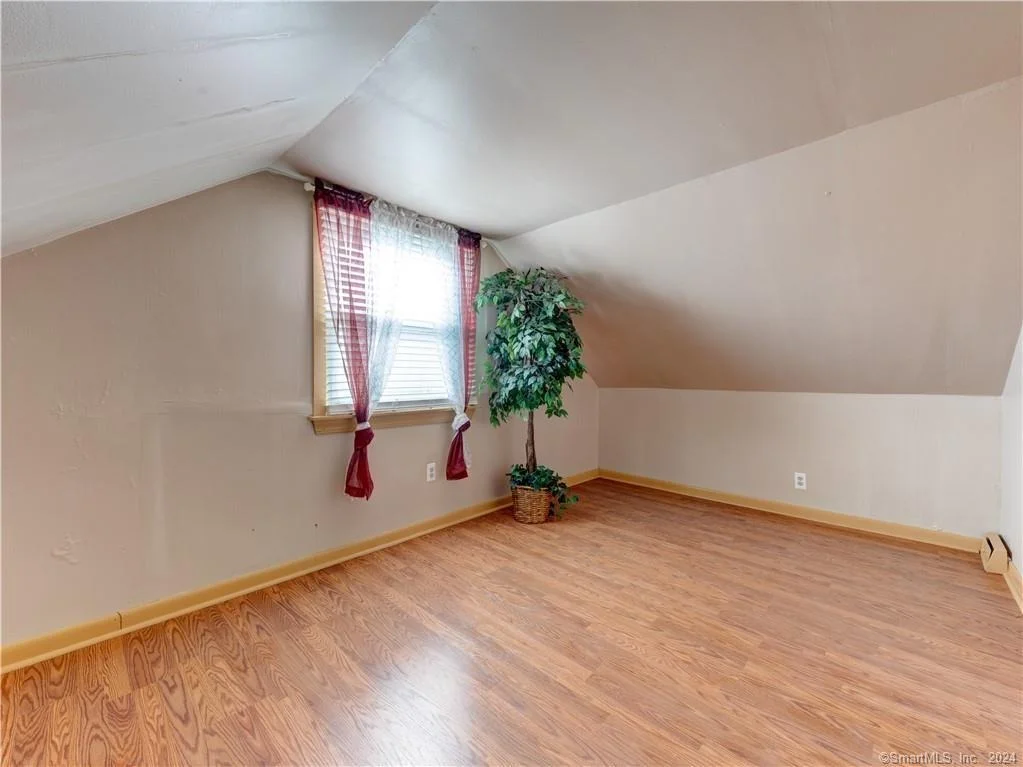 Photo of 880 South Road