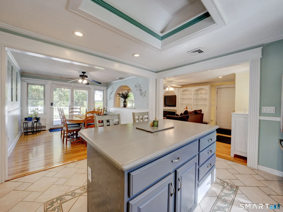 Photo of 887 Spindle Hill Road
