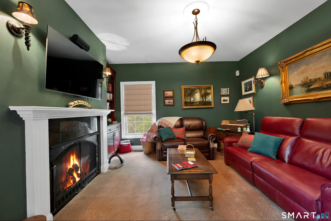 Photo of 8 Curtiss Meadows