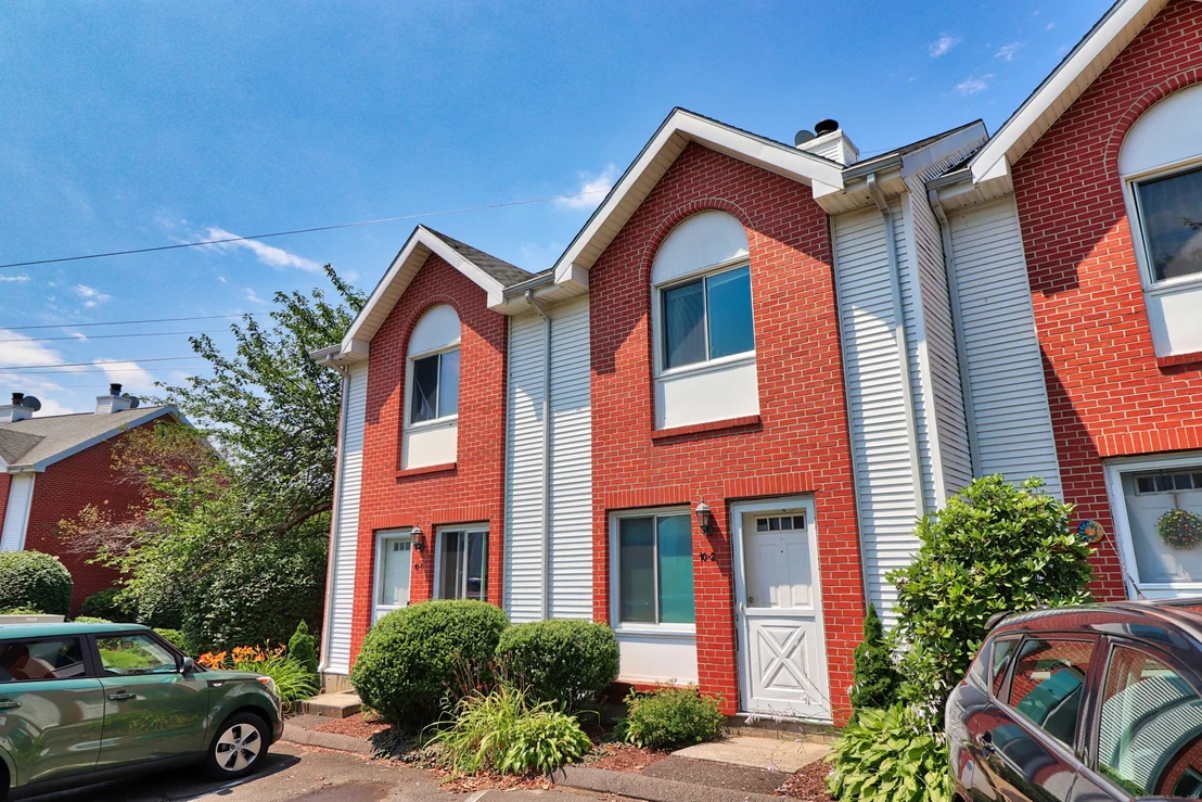 Photo of Unit 102 at 585 Park Road