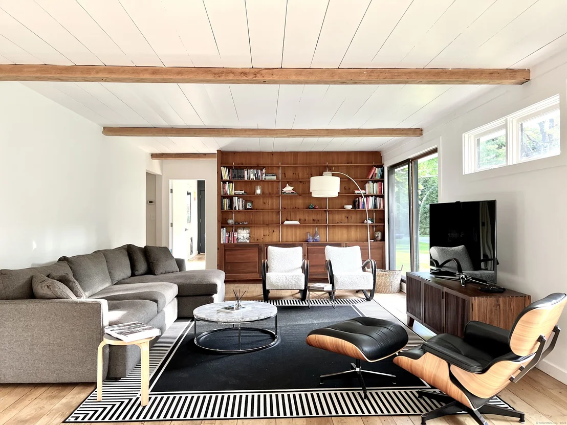 Photo of 160 Catalpa Road