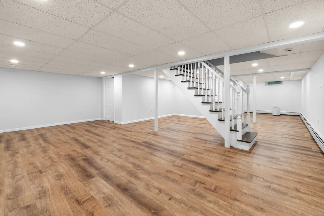 Photo of 545 Simsbury Road
