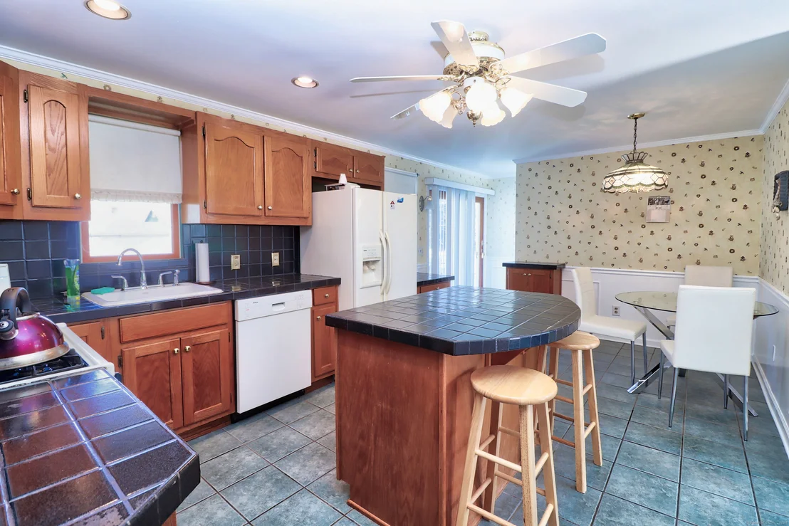 Photo of 237 Bradford Road