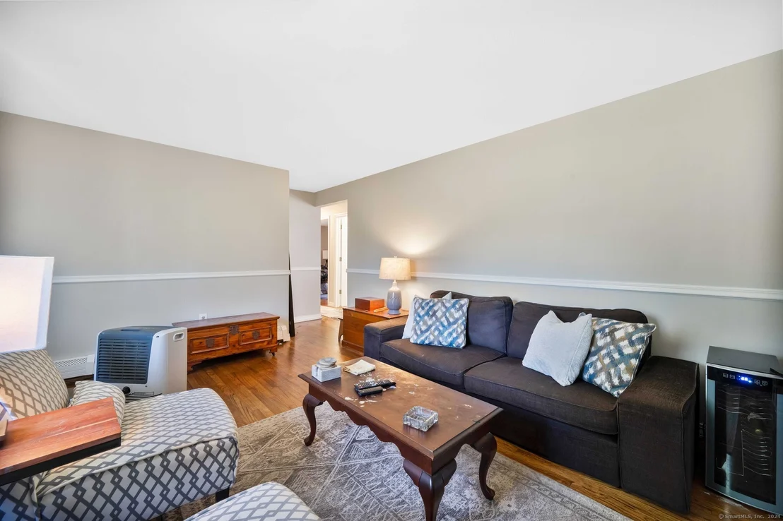 Photo of 2807 Ellington Road