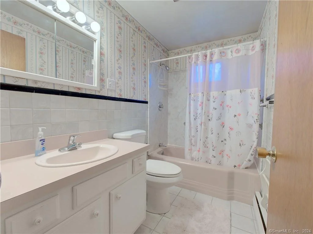 Photo of 183 Holbrook Avenue