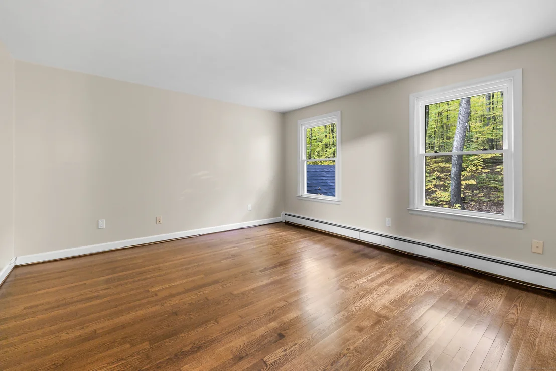 Photo of 545 Simsbury Road