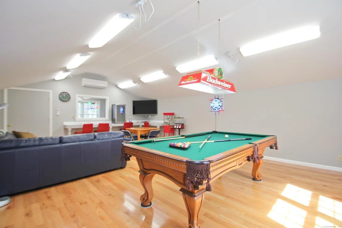 Photo of 1183 Newgate Road
