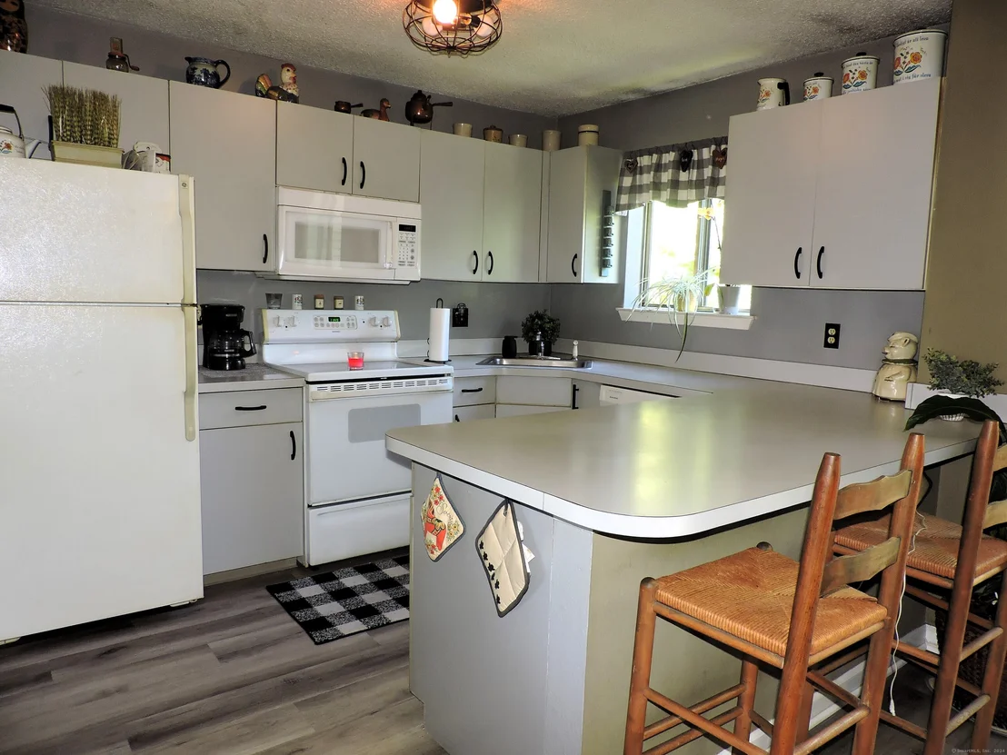 Photo of Unit 32C at 925 Oronoke Road