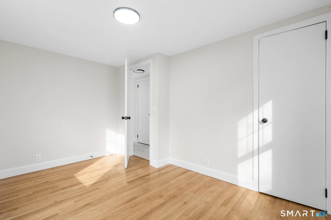 Photo of 21 Russ Road