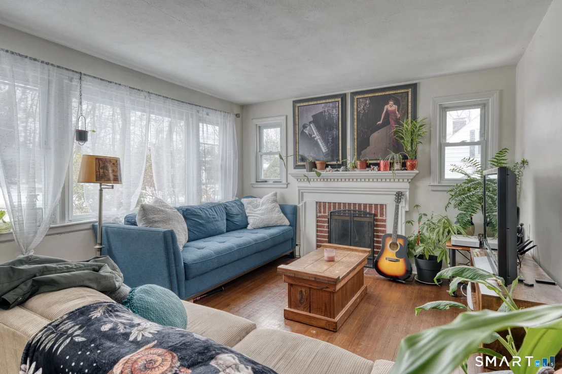 Photo of 291 Mansfield Avenue