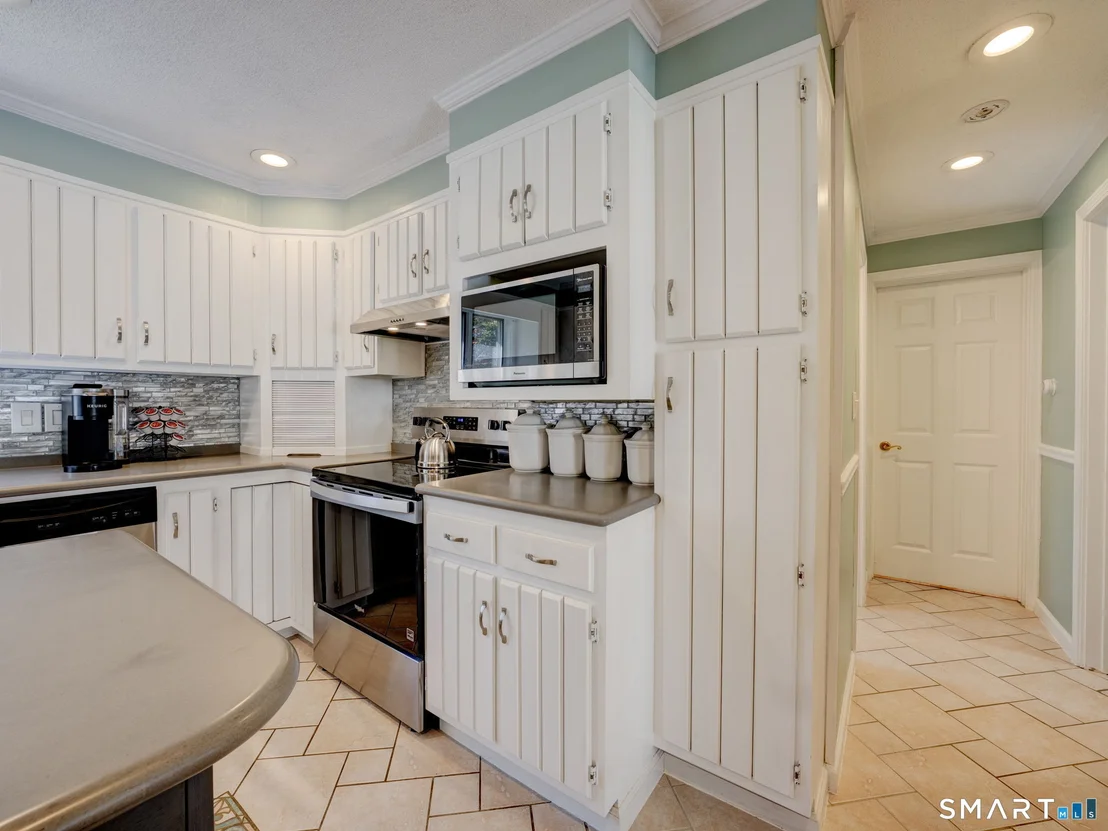 Photo of 887 Spindle Hill Road