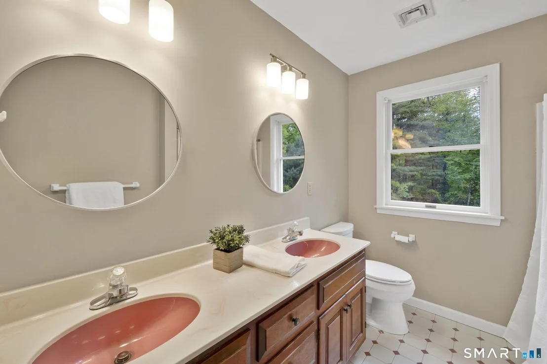 Photo of 11 Benjamin Drive