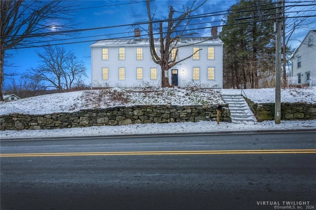 Photo of 1069 Main Street