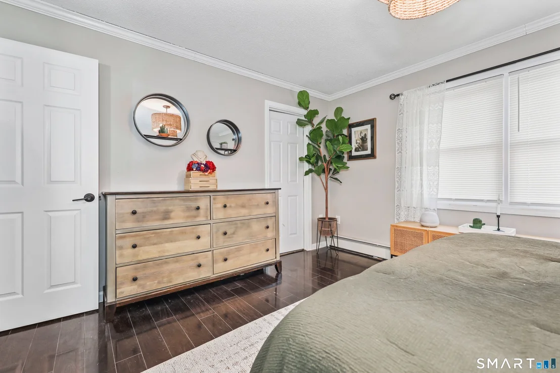 Photo of 7 Circuit Avenue
