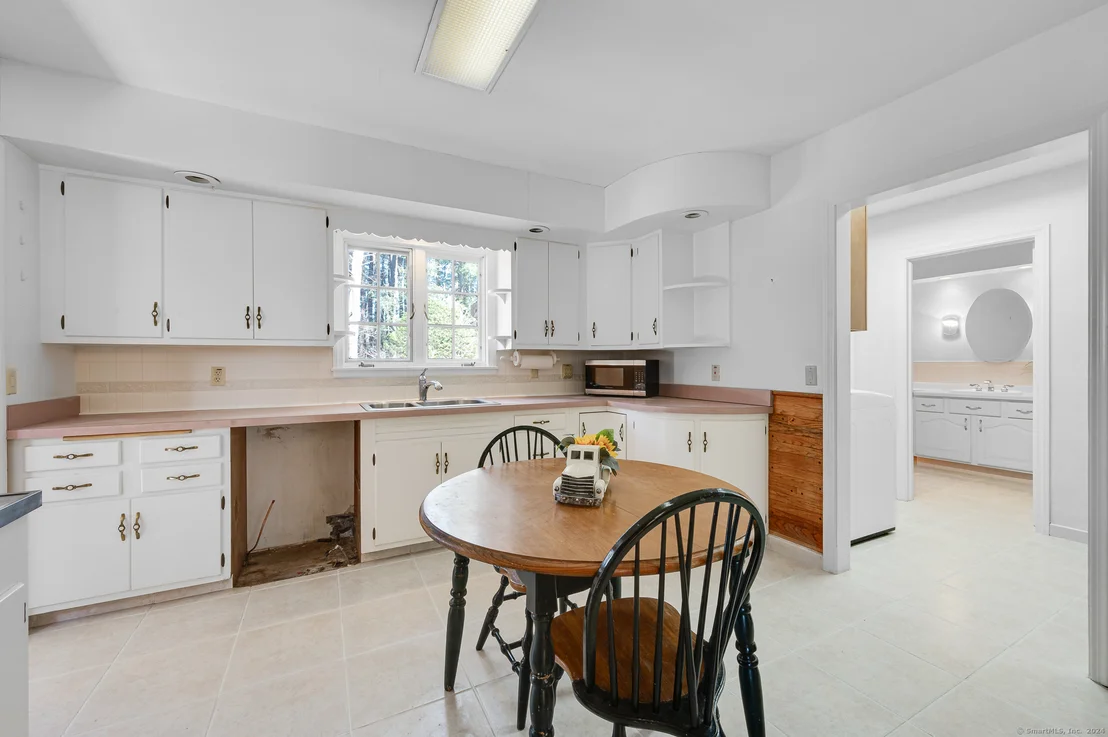 Photo of 341 Greenwoods Road