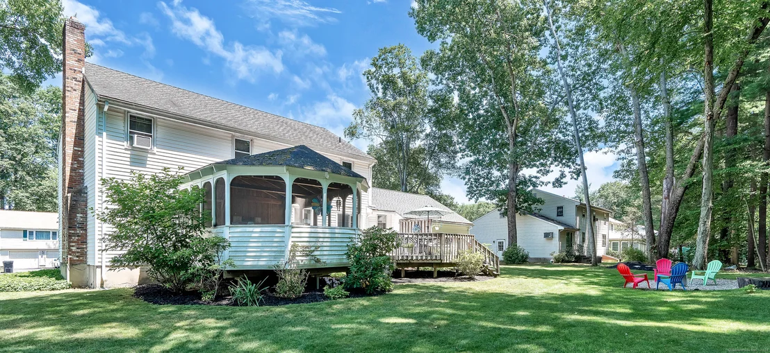 Photo of 302 Quarry Brook Drive