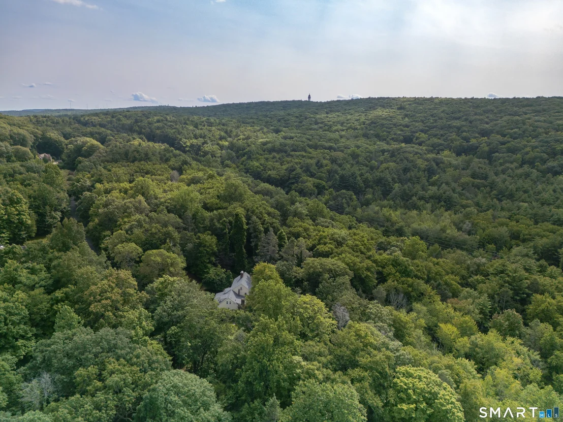 Photo of 556 Simsbury Road