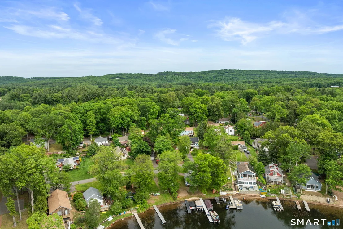 Photo of 440 Lakeview Drive