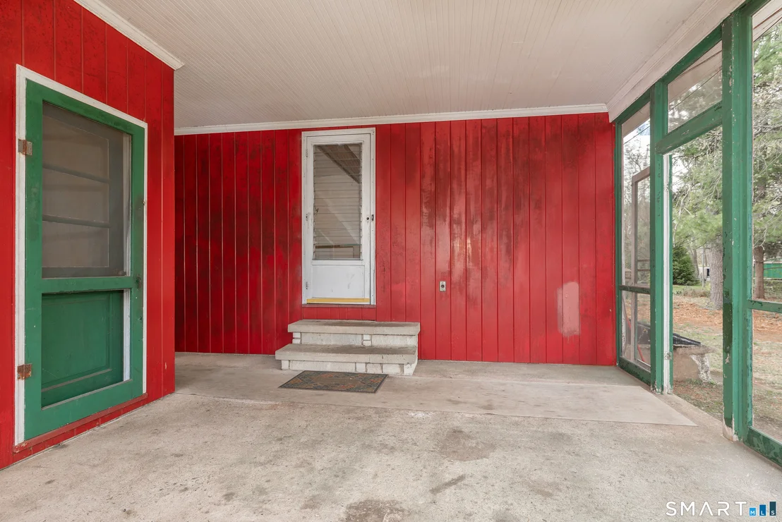 Photo of 122 Maple Avenue