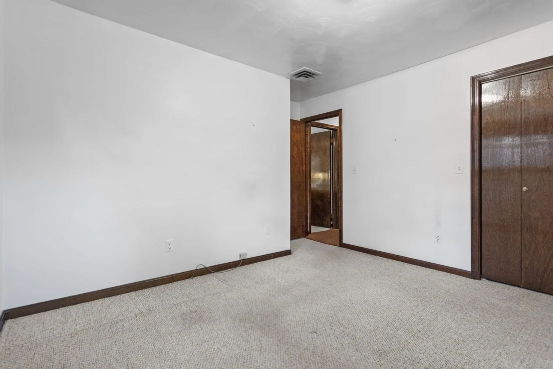 Photo of 1071 King Road